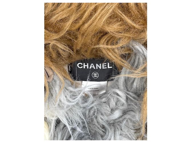 Chaqueta Yeti de piel sintética Chanel FW 2010 Beige - vista 10