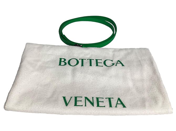 Cinturón con hebilla triangular Bottega Veneta en cuero verde - vista 3