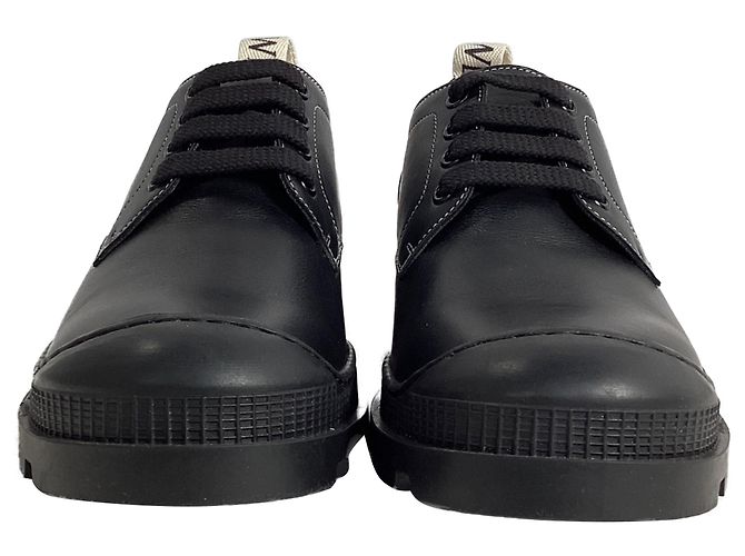 Sapatos Derby de couro preto com logo Loewe e aba no calcanhar - vista 2