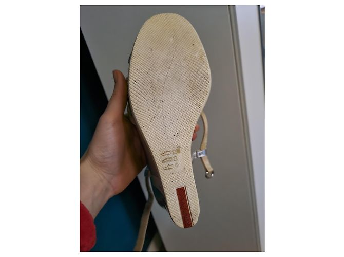 Sandali Prada con zecca in pelle Argento Beige Grigio 39.5 - vista 11