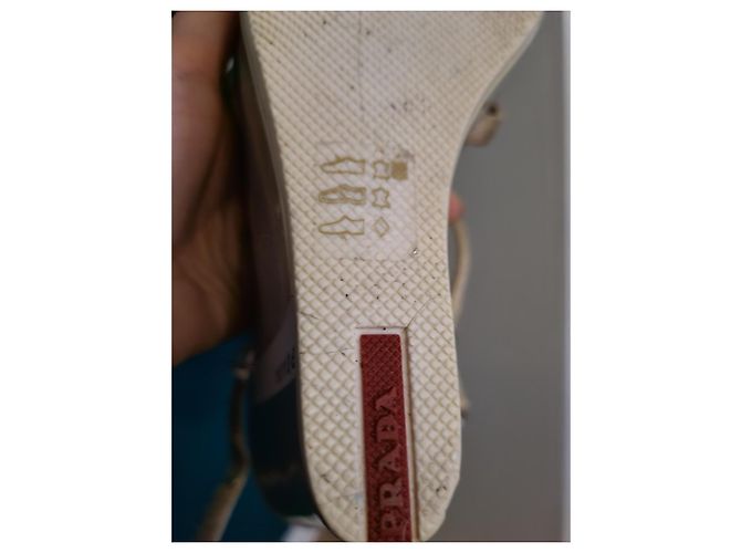 Sandali Prada con zecca in pelle Argento Beige Grigio 39.5 - vista 12