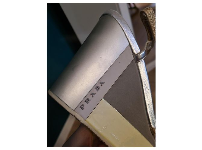 Sandali Prada con zecca in pelle Argento Beige Grigio 39.5 - vista 15