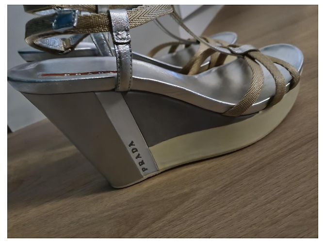 Sandali Prada con zecca in pelle Argento Beige Grigio 39.5 - vista 6