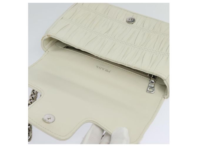 PRADA Borsa a Spalla con Catena Arricciata in Pelle Bianca Argento Auth mr992 Bianco - vista 18
