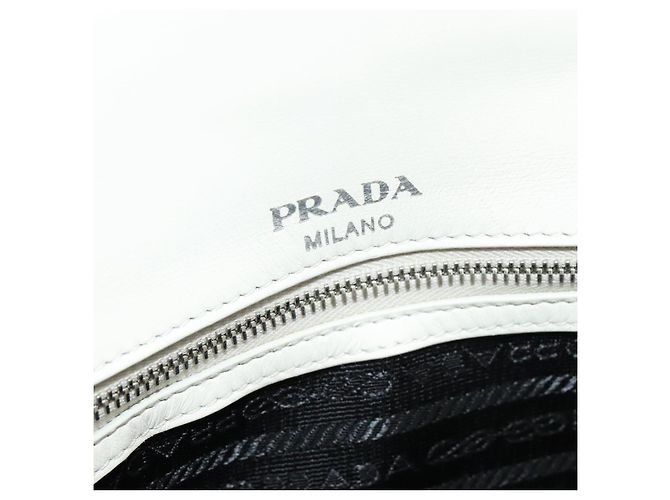 PRADA Borsa a Spalla con Catena Arricciata in Pelle Bianca Argento Auth mr992 Bianco - vista 19