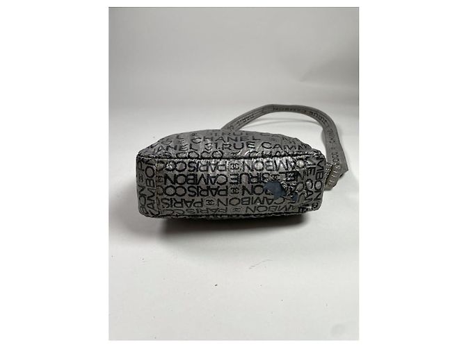 Borsa a mano in poliestere nero Graffiti di Chanel - vista 3