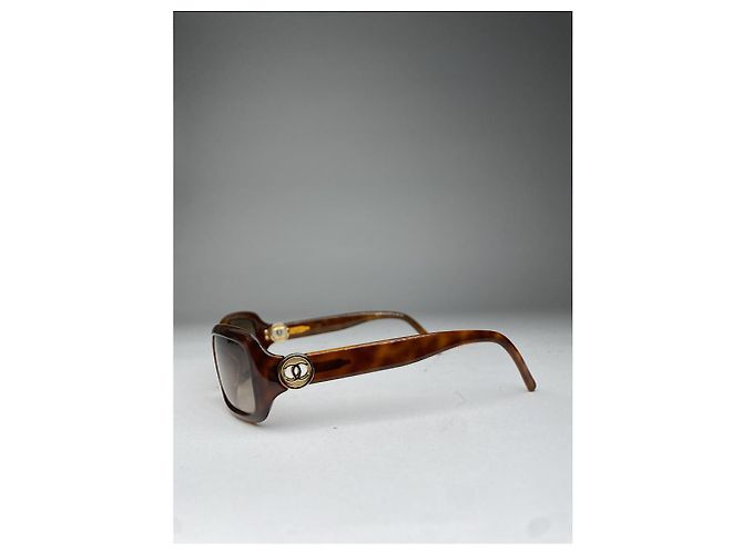 Timeless Gafas de sol de plástico marrón de Chanel Castaño - vista 3