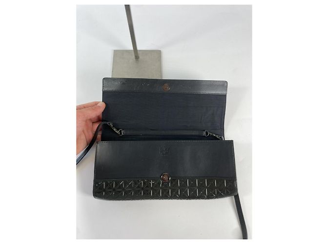 Pleats Please schwarze vegane Lederhandtasche - Ansicht 5
