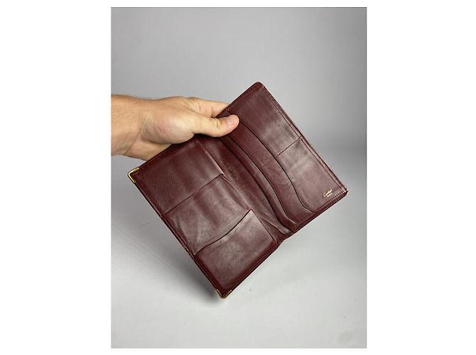 Borsa in pelle verniciata bordeaux di Cartier Bordò - vista 4