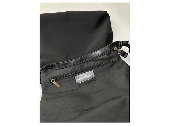 Schwarze Polyester-Handtasche von Salvatore Ferragamo - Ansicht 4