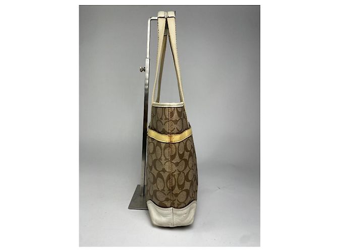 Borsa a mano in pelle marrone Sufflette Signature di Coach - vista 4