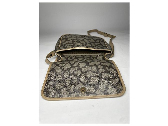 Yves Saint Laurent Black Leather Handbag - view 2