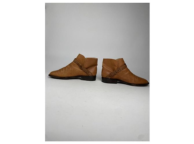Botas de Tobillo de Cuero Marrón con Logo V de Valentino Garavani Castaño - vista 4