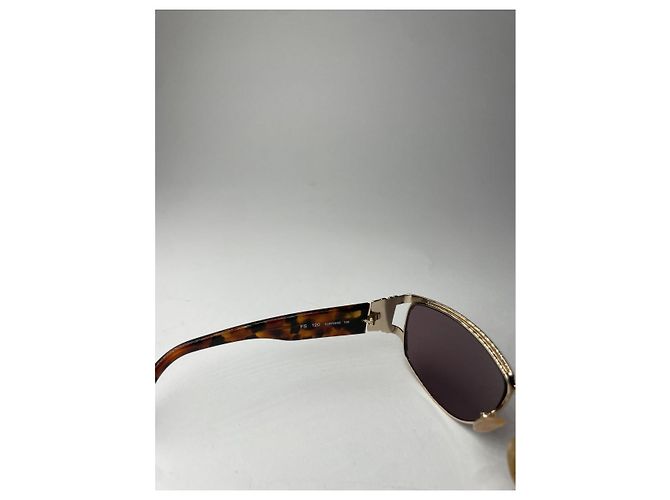 Gafas de sol de metal dorado Fendi - vista 3
