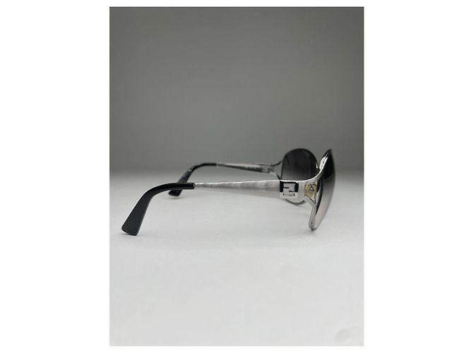 Fendi Sonnenbrille aus silbernem Metall - Ansicht 2