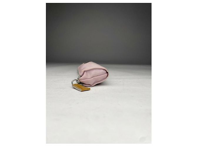 Borsa a mano in poliestere rosa di Prada - vista 4