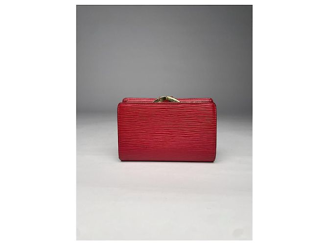 Cartera de cuero rojo Louis Vuitton Capucines Roja - vista 3