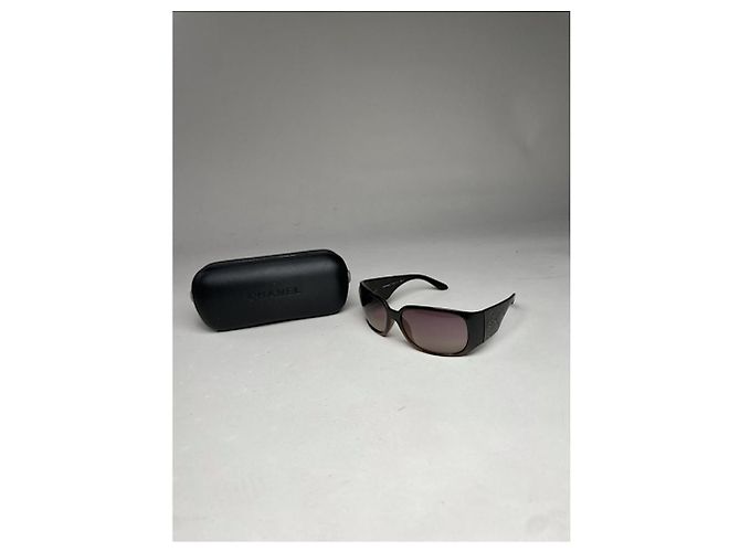 Timeless Gafas de sol de plástico marrón de Chanel Castaño - vista 3