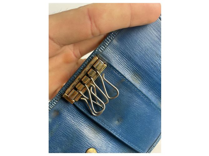 Borsa in pelle blu Lockme di Louis Vuitton - vista 5