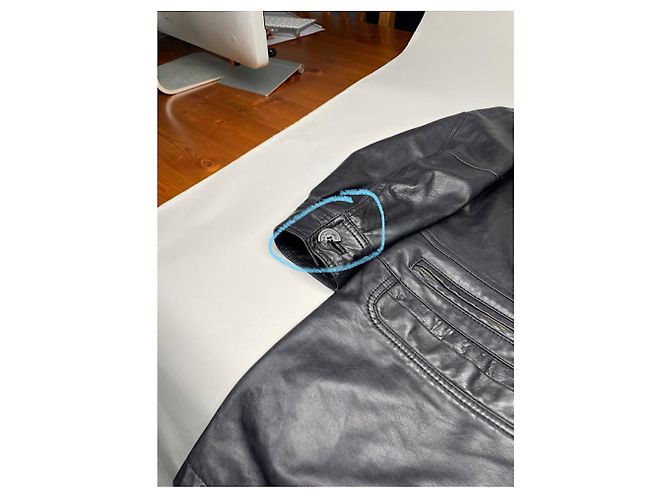 Schwarzer Ledermantel von Saint Laurent - Ansicht 5