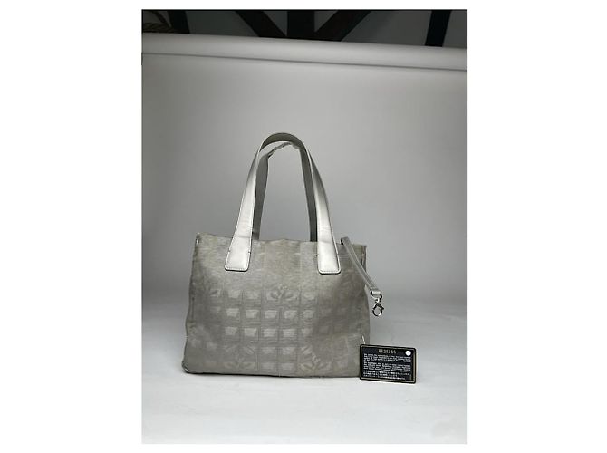 Chanel Cambon Silber Polyester Handtasche - Ansicht 2