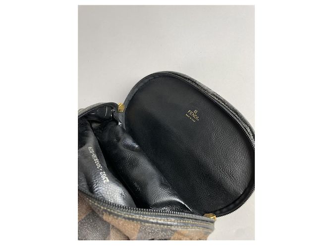 Borsa a tracolla in pelle marrone Fendi Baguette - vista 3