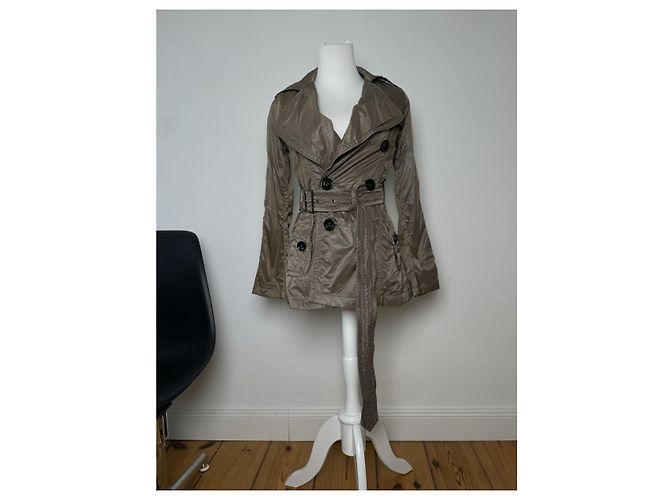 Burberry Waterloo grauer Polyester-Trenchcoat - Ansicht 2