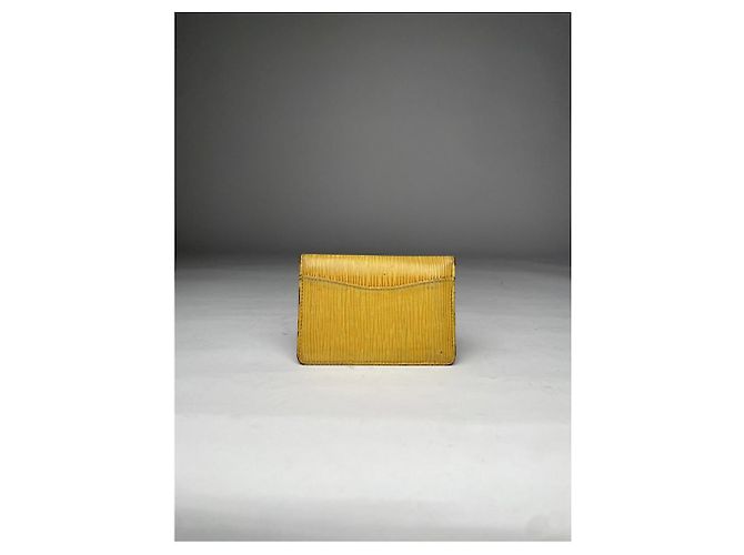 Borsa in pelle gialla Louis Vuitton Rosalie Giallo - vista 4
