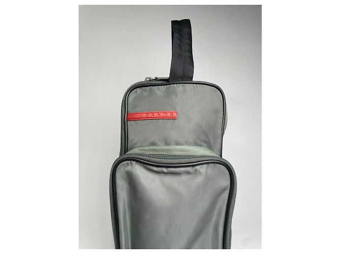 Borsa a mano in poliestere argento di Prada - vista 2