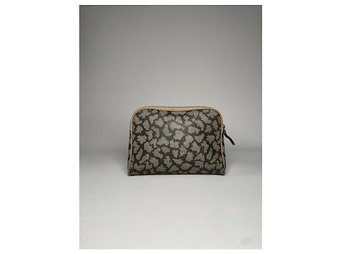 Schwarze Leder-Clutch von Yves Saint Laurent - Ansicht 2