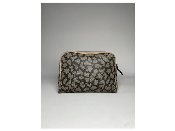 Schwarze Leder-Clutch von Yves Saint Laurent - Ansicht 4