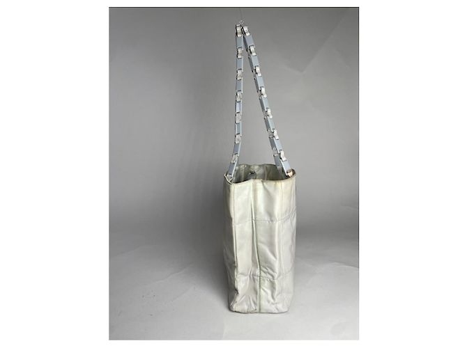 Prada Re-Edition 1995 weiße Polyester-Handtasche - Ansicht 2