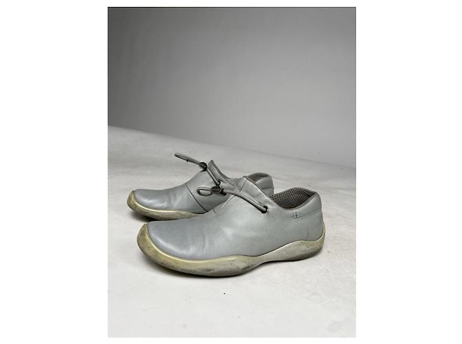 Sneaker in pelle turchese Prada - vista 3
