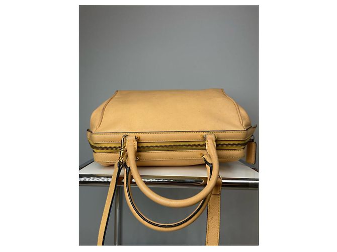 Céline Borsa in pelle gialla Celine Triomphe Giallo - vista 3