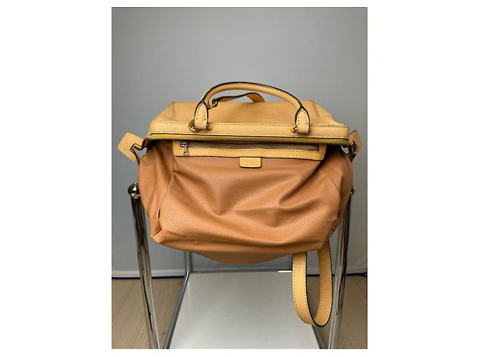 Céline Borsa in pelle gialla Celine Triomphe Giallo - vista 4