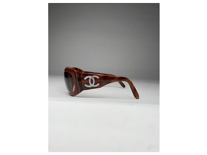 Timeless Gafas de sol de plástico rojo de Chanel Roja - vista 4