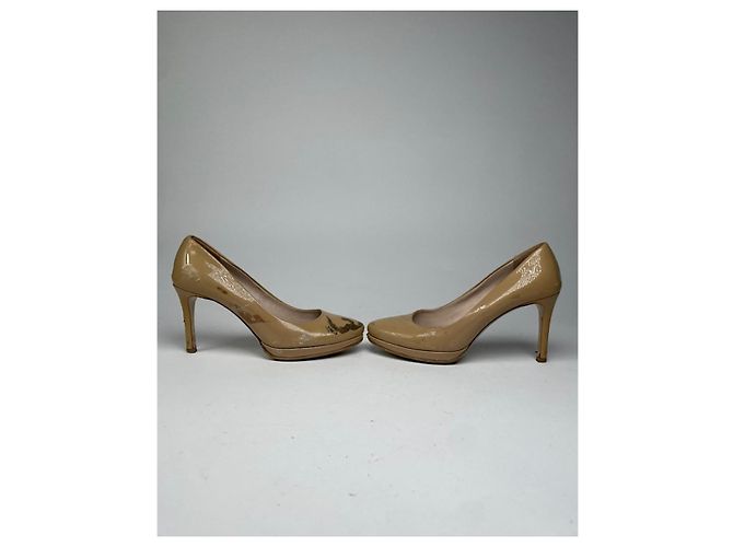 Miu Miu Tacco in Pelle Verniciata Beige - vista 3