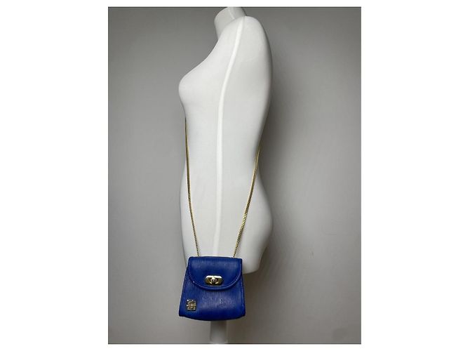 Borsa a mano mini Pocket in pelle blu di Givenchy - vista 2