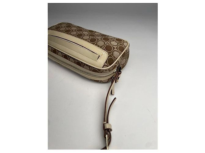 Beige Polyester-Handtasche von Salvatore Ferragamo - Ansicht 2