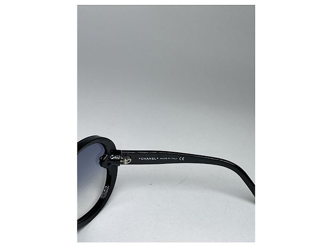 Timeless Gafas de sol de plástico negro Chanel - vista 4