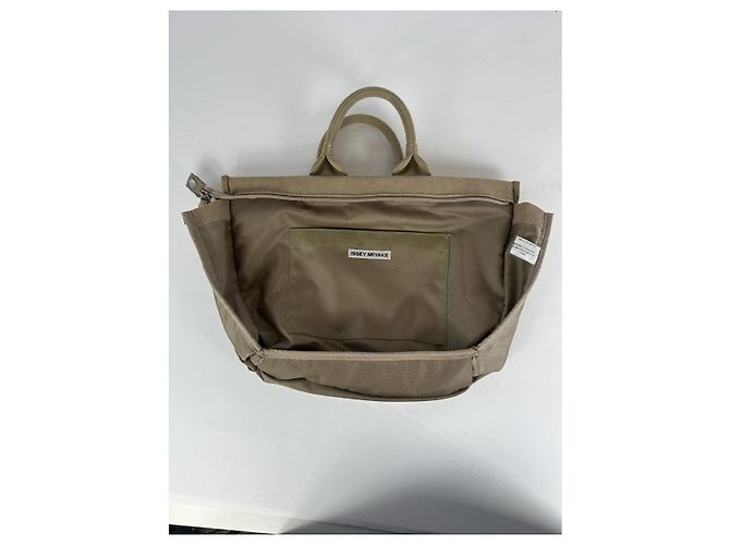 Borsa a mano in cotone marrone Issey Miyake - vista 2