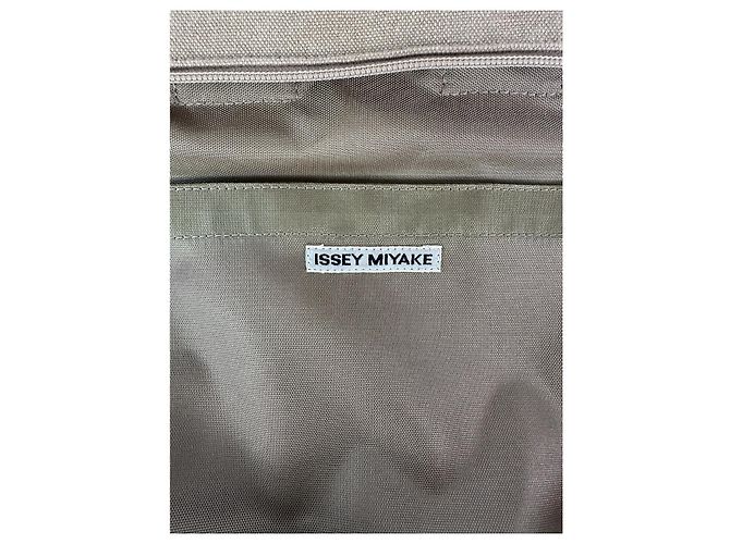 Borsa a mano in cotone marrone Issey Miyake - vista 3