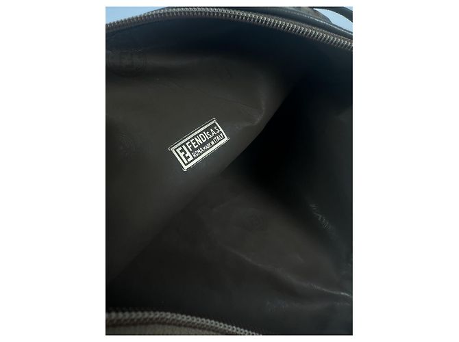 Clutch in pelle marrone Fendi Baguette - vista 4