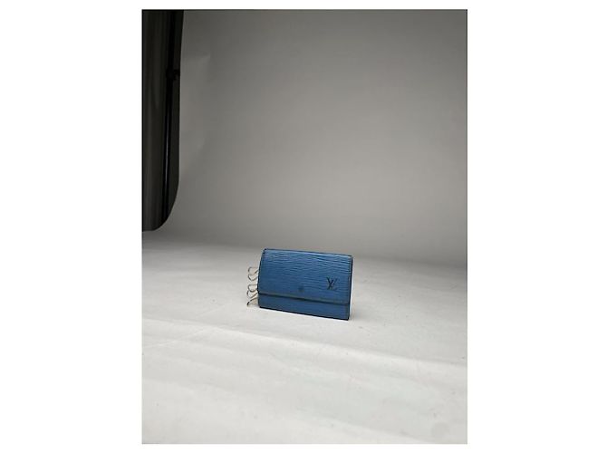 Borsa in pelle blu Lockme di Louis Vuitton - vista 2