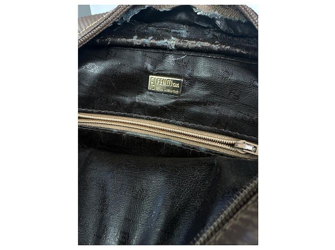 Sac à main Fendi Baguette en cuir verni marron - vue 2