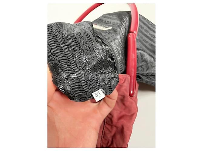 Prada Cleo rote Polyester-Handtasche - Ansicht 2