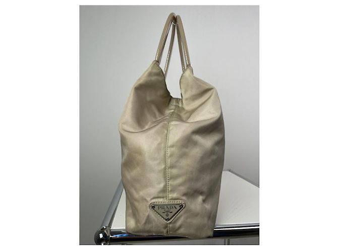 Prada Tessuto Stadt Handtasche aus beigem Polyester - Ansicht 3