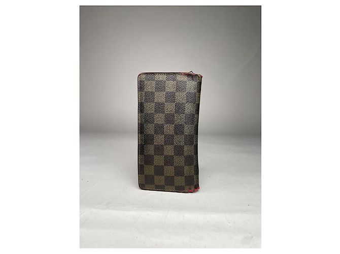 Copertura per passaporto Louis Vuitton in pelle marrone - vista 4