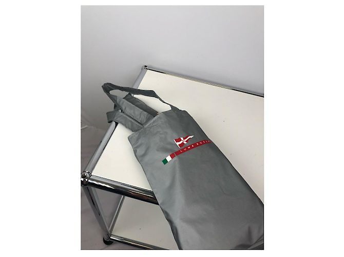 Borsa a mano in poliestere argento Prada - vista 3