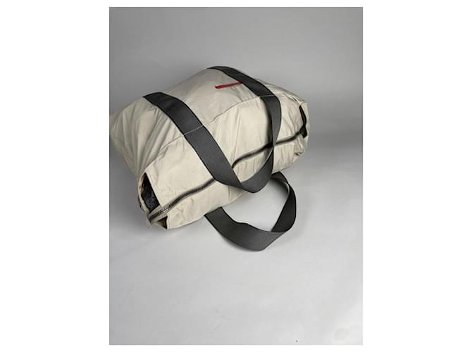 Prada weiße Polyester-Handtasche - Ansicht 2